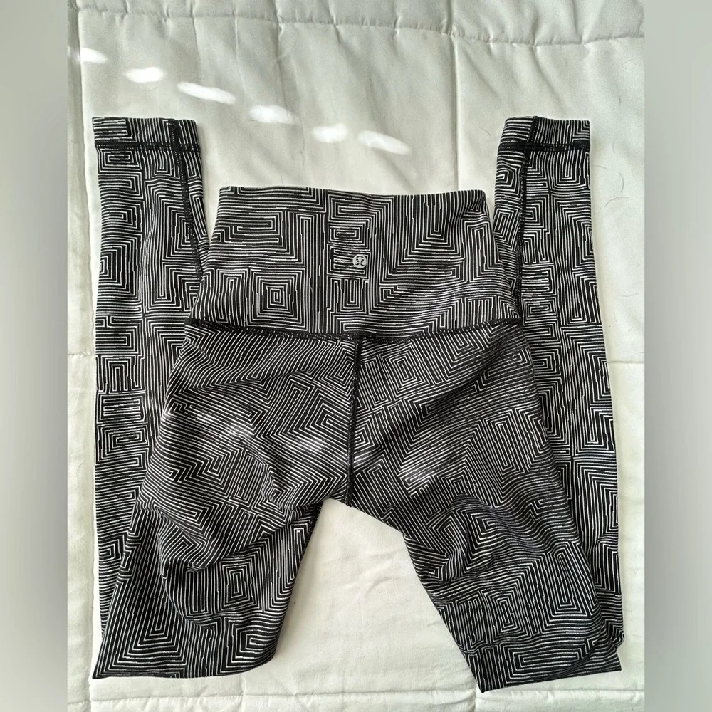 Women’s Lululemon leggings Sz. 2 - Picture 1 of 4